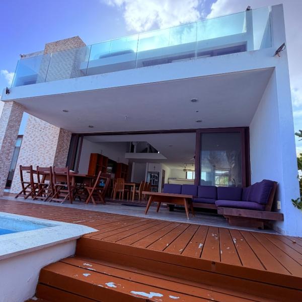 CASA CON DISEÑO DE AUTOR EN LA PLAYA